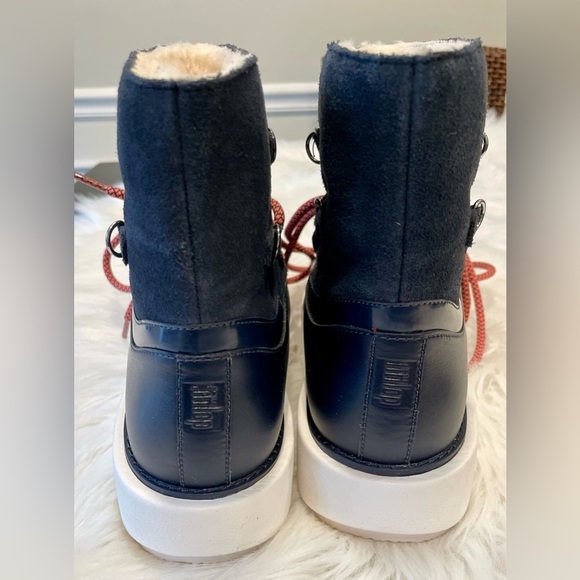NWOB|Fitflop Skandi Navy Blue Suede Boots, 8 - Picture 4 of 12